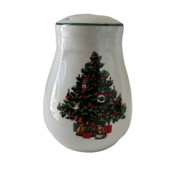 Vintage Christmas Tree Salt and Pepper Shaker Set - Picture 3 of 9